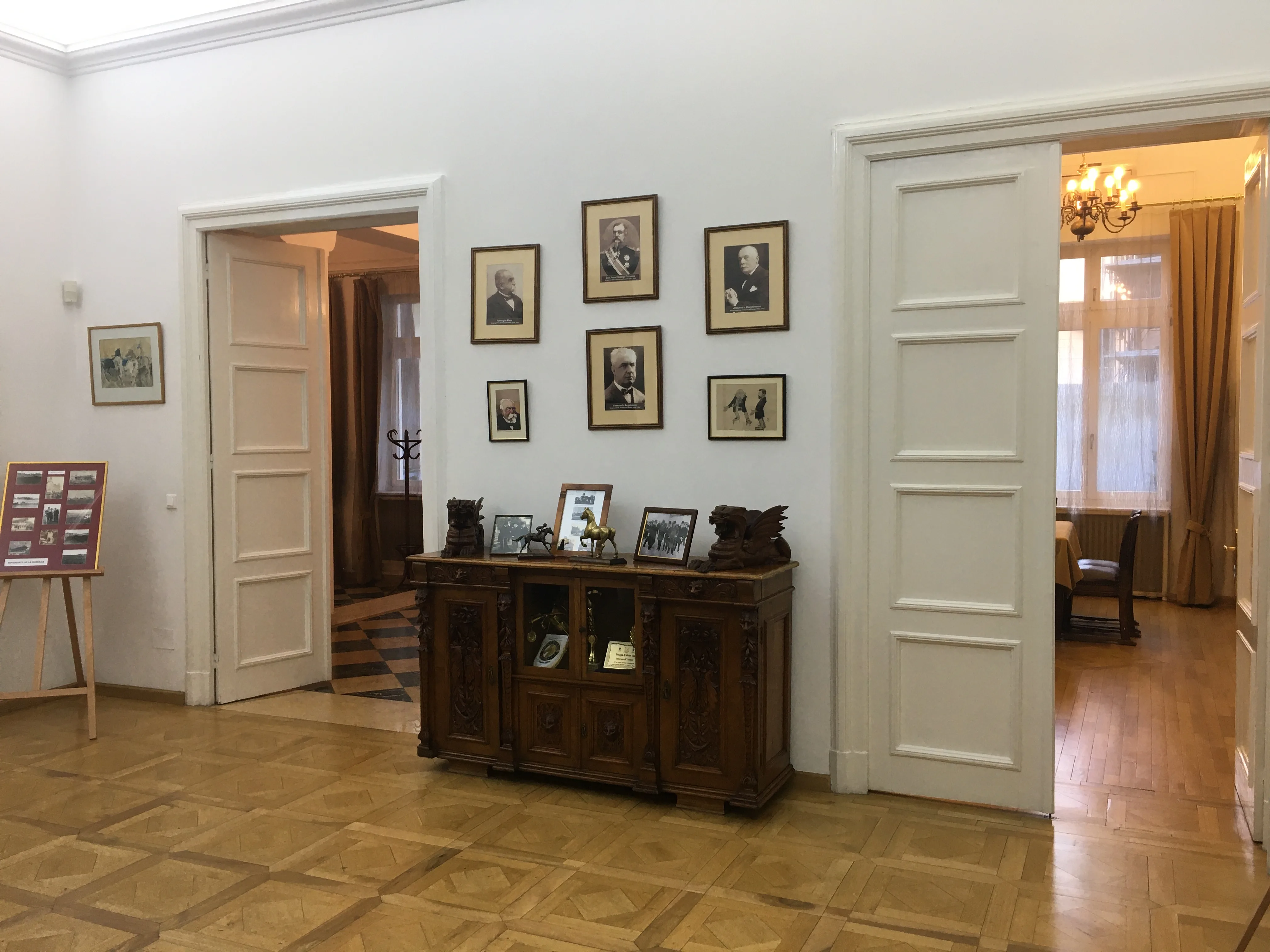 Interior Jockey Club