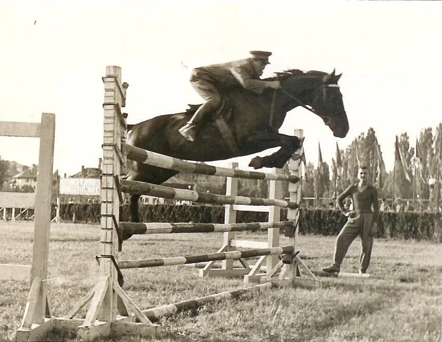 Lt. major Virgil Barbuceanu cu Brebenel - sursa foto Anghel Donescu