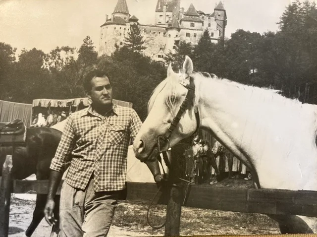 Tânărul dr. Ilie Georgescu la filmări
